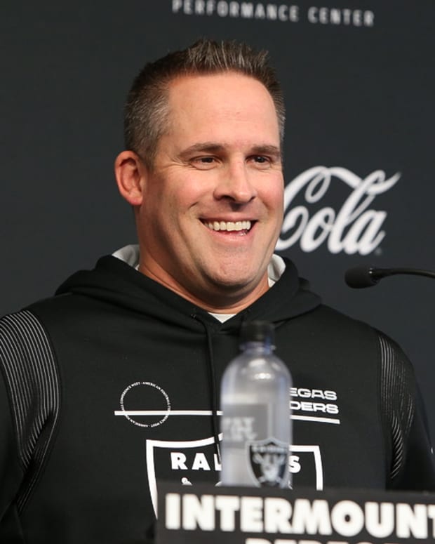 Josh McDaniels (4)